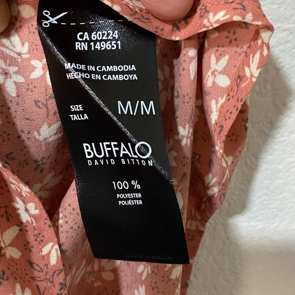 NWT Women's Short Sleeve Keyhole Floral Blouse Pink Medium - Picture 4 of 6